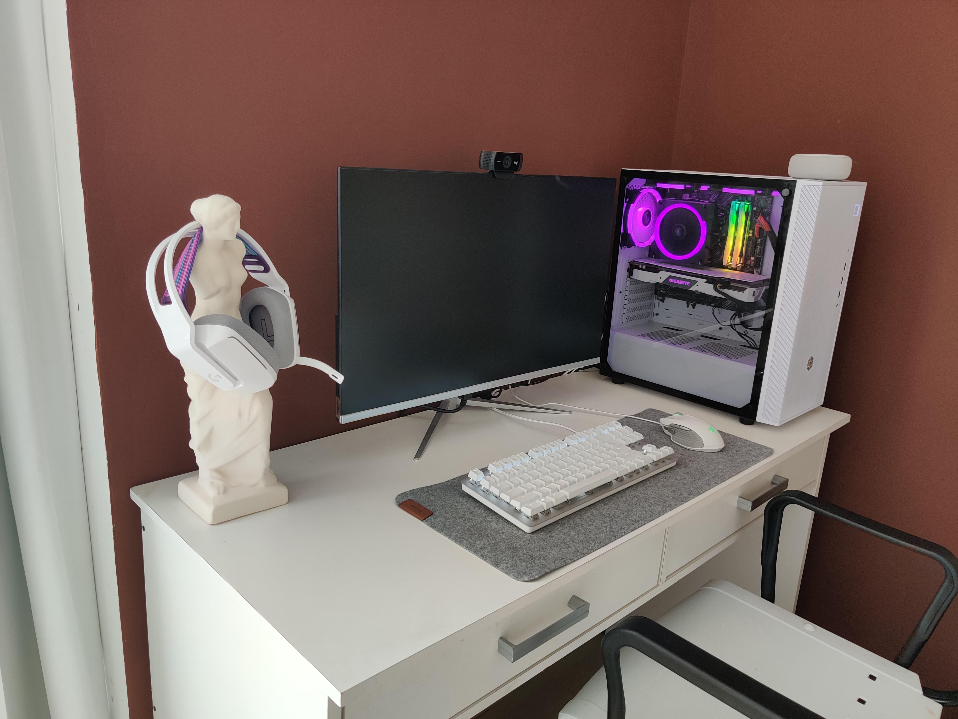Setup gamer del mes JFM Technology · Ryzen 7 + RTX 5070